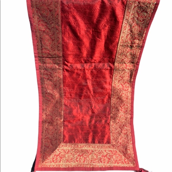 Table runner - Picture 2 of 3